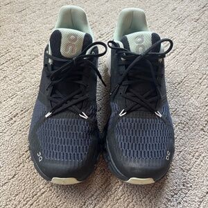 On Cloud Sneakers Sz W8